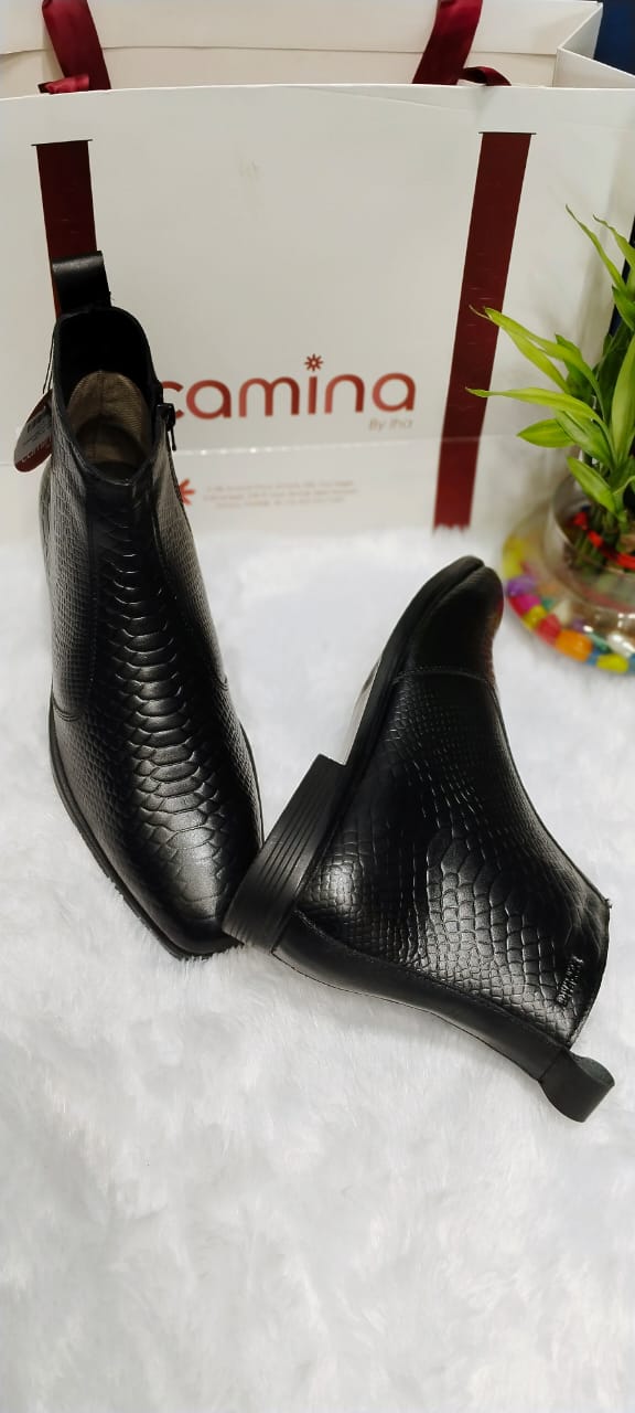 Croco Texture Black Leathers Boots Boots For Men