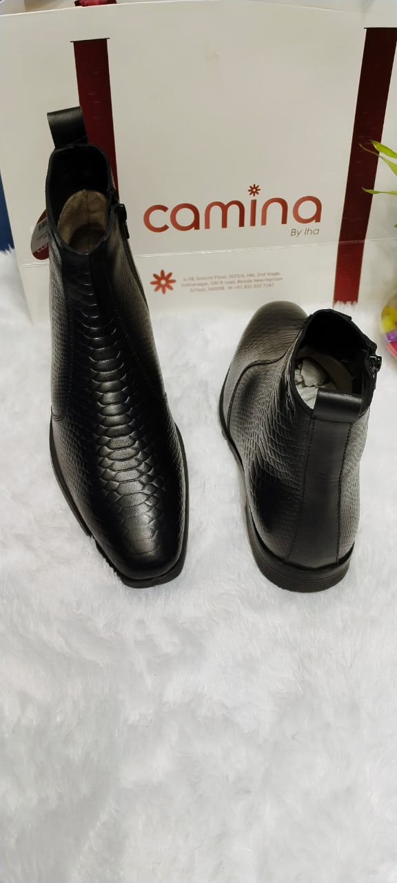Croco Texture Black Leathers Boots Boots For Men