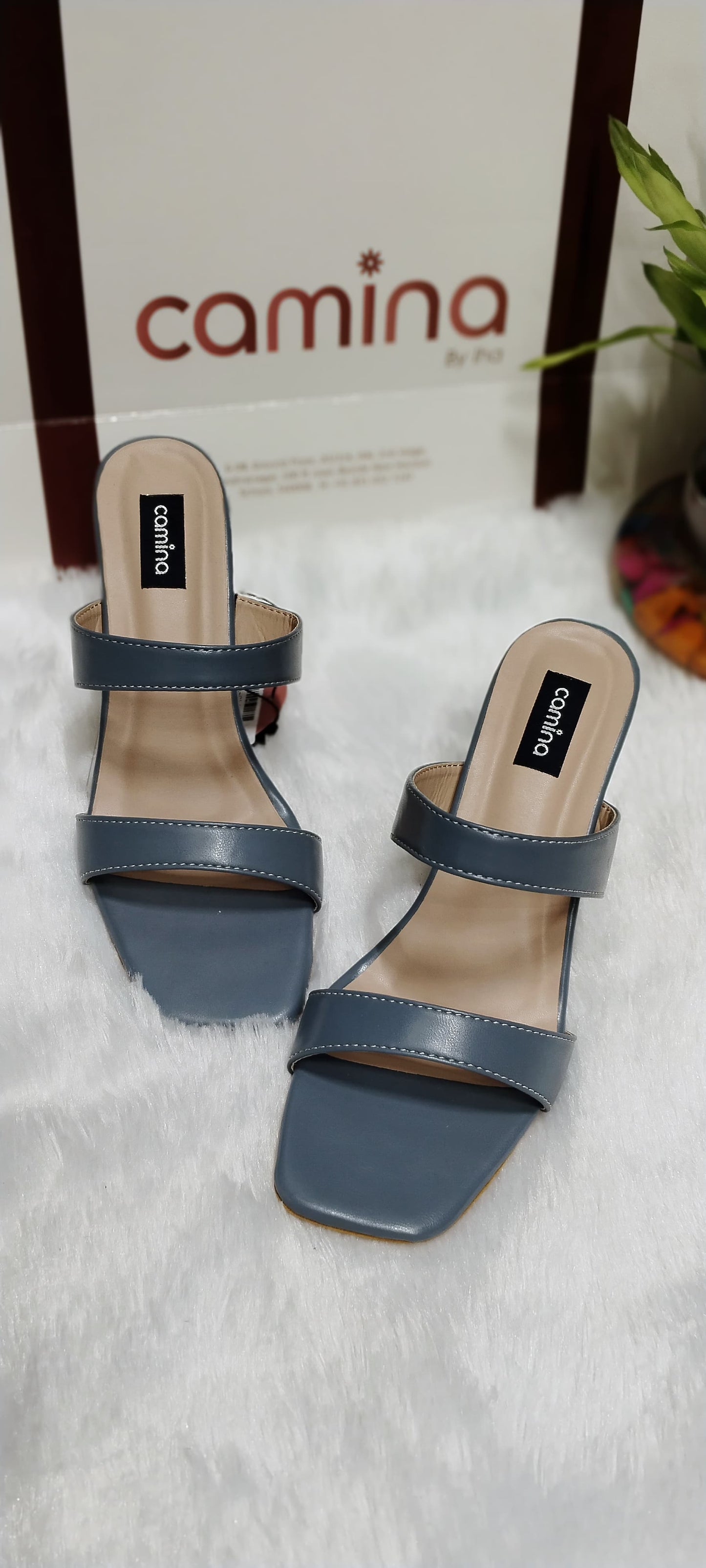 Elegant Color Blocked Party Pumps with Chic Buckle Detailing-C148