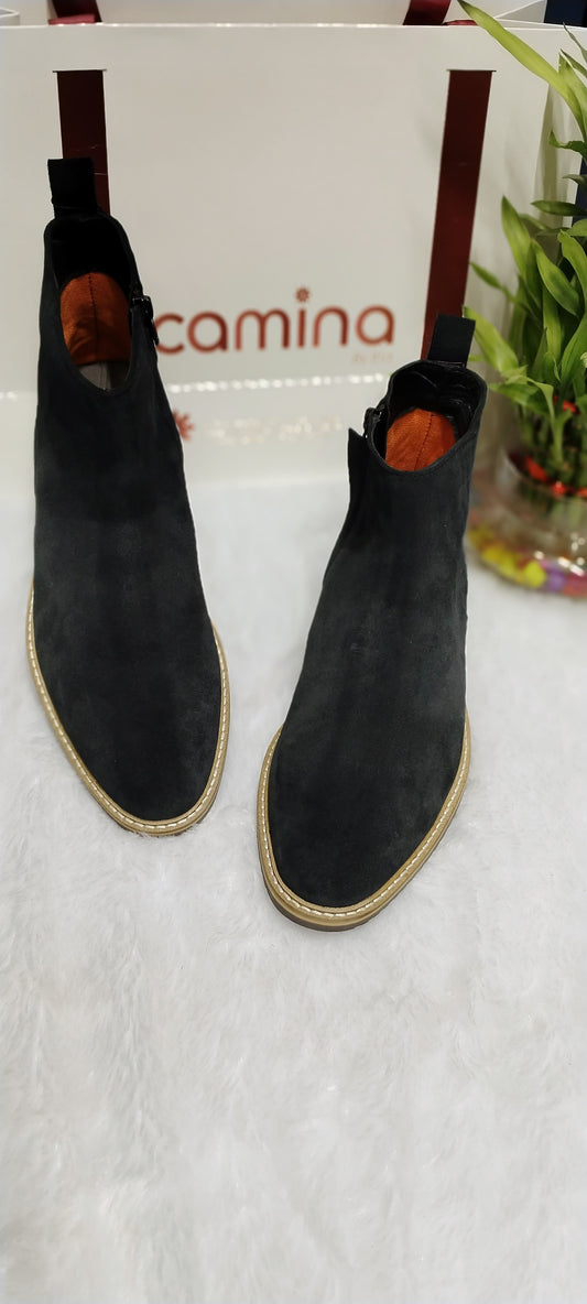 Swede Leather Solid Ankle Boot