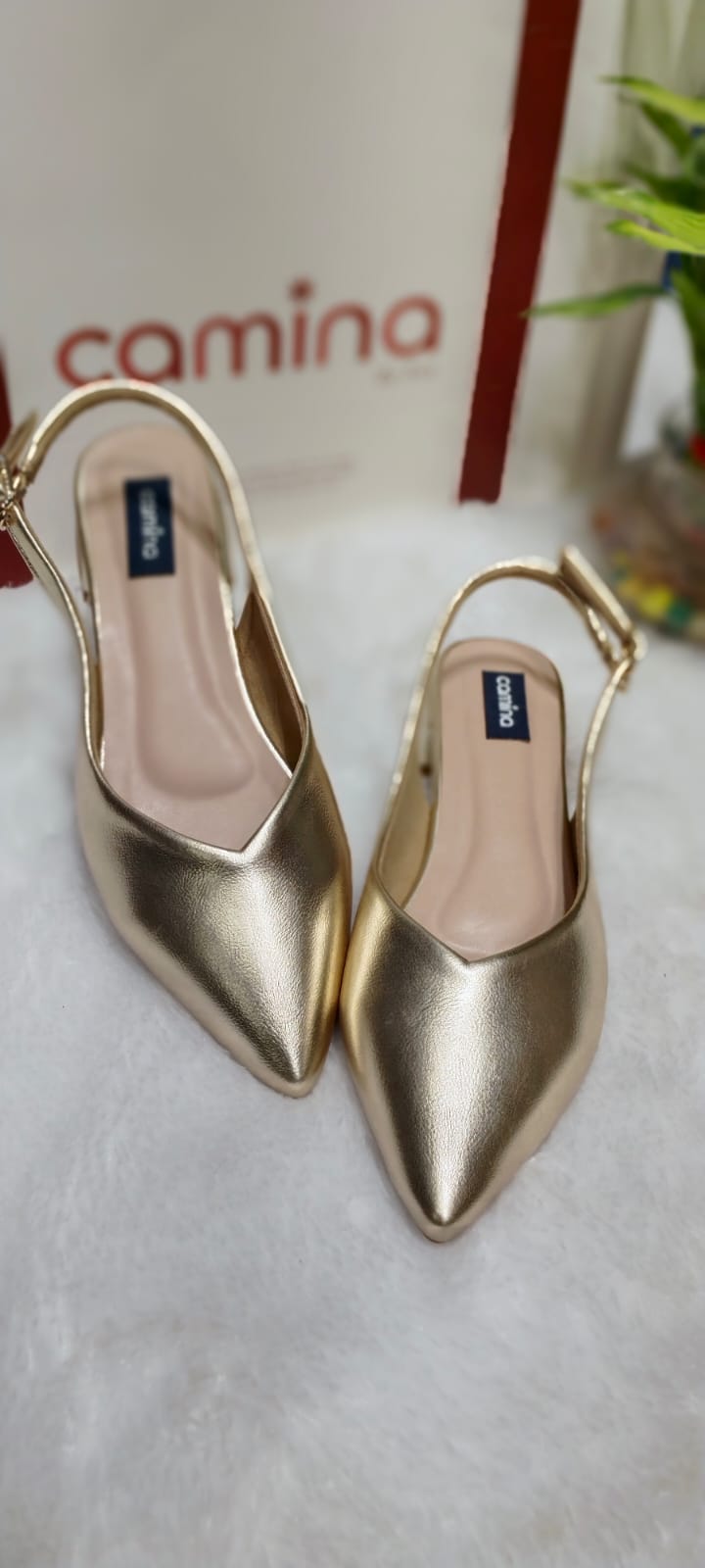 Luxe Gold Slingback Flats – Effortless Glamour