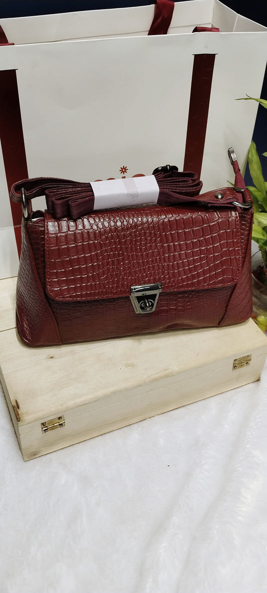 Camina Croc-Textured Elegance Sling Bag – The Ultimate Blend of Luxury & Functionality