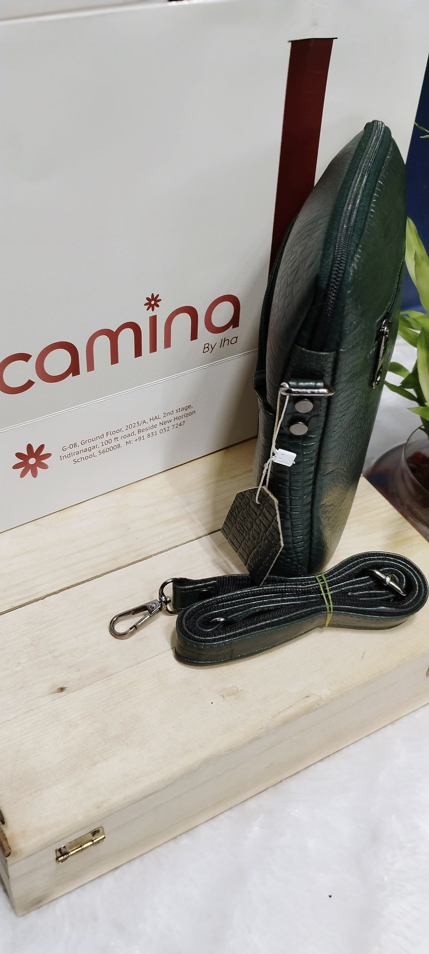 Sleek & Stylish Unisex Sling Bag – Effortless Everyday Elegance